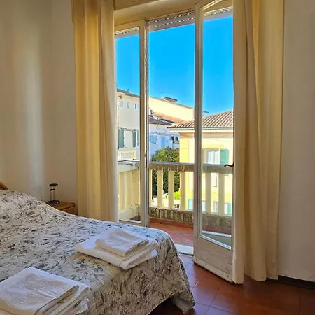 Per Le Vacanze Vicino Al Mare, In Zona Centrale! Apartment