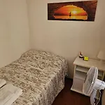 Per Le Vacanze Vicino Al Mare, In Zona Centrale! דירה *