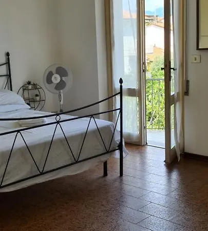 Per Le Vacanze Vicino Al Mare, In Zona Centrale! فياريجيو