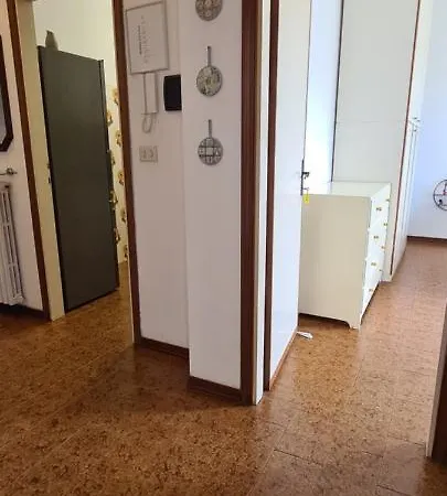 Appartement Per Le Vacanze Vicino Al Mare, In Zona Centrale! *